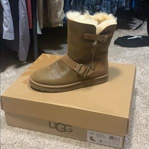 UGG Classic Short Dylan Boot